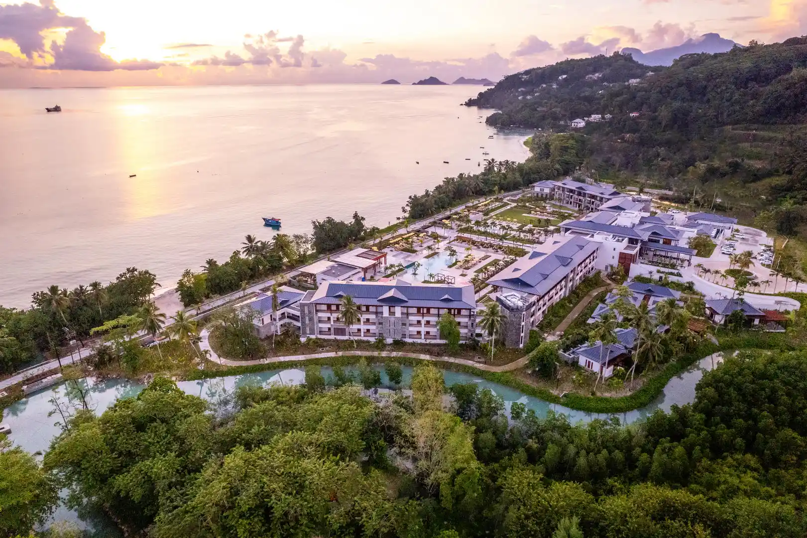 CANOPY BY HILTON 4*SUP
